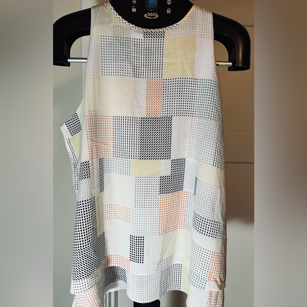 DKNY sleeveless blouse, Size L